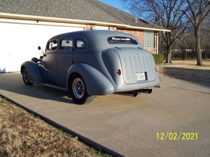 1937-chevy-4-door-chopped-03.jpg